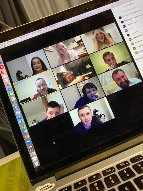 6477550e59691c446c851dfc_07_online-meetings-p-500